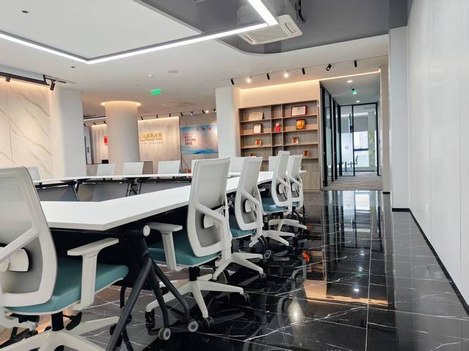 律所与法服所有何本质区别?